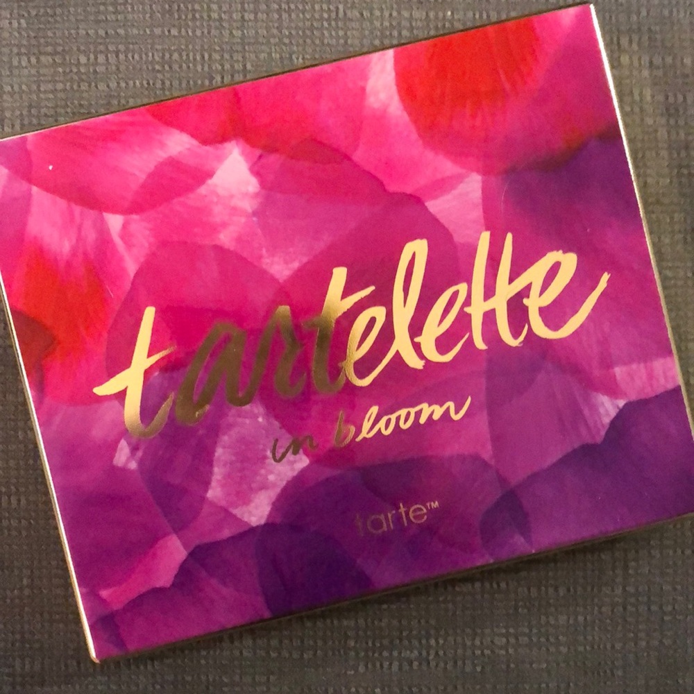 Tarte Eyeshadow Palette - tartelette in bloom